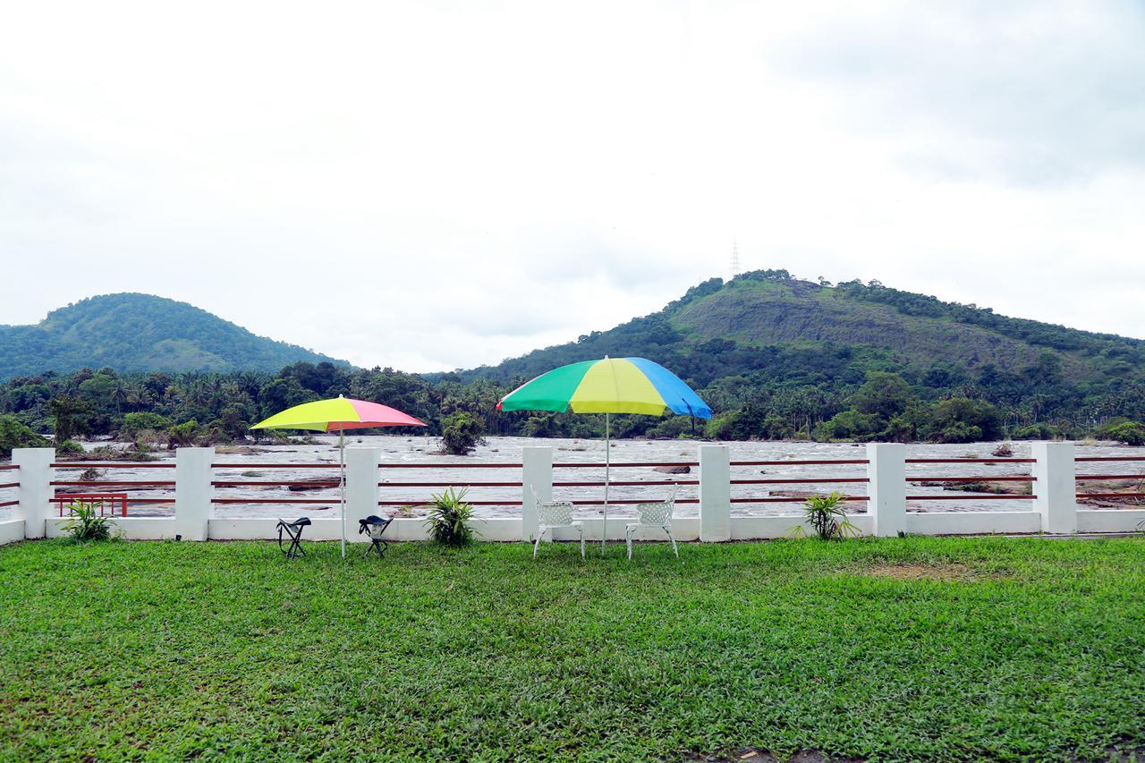 Athirapilly River Resort Athirappilly Exterior foto